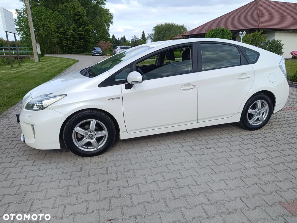 Toyota Prius 1.8 HSD Prestige - 9