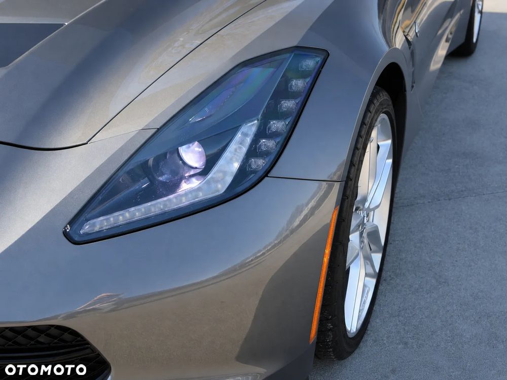 Chevrolet Corvette - 10