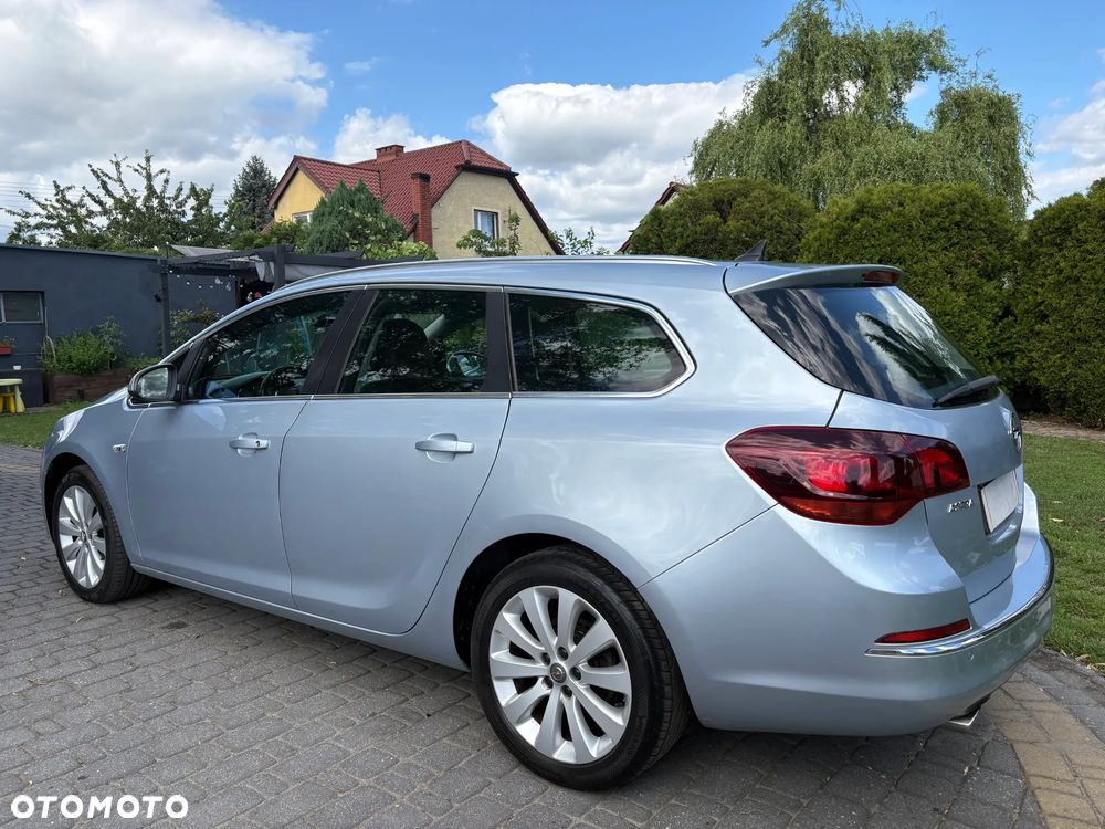 Opel Astra 1.4 Turbo Cosmo - 40