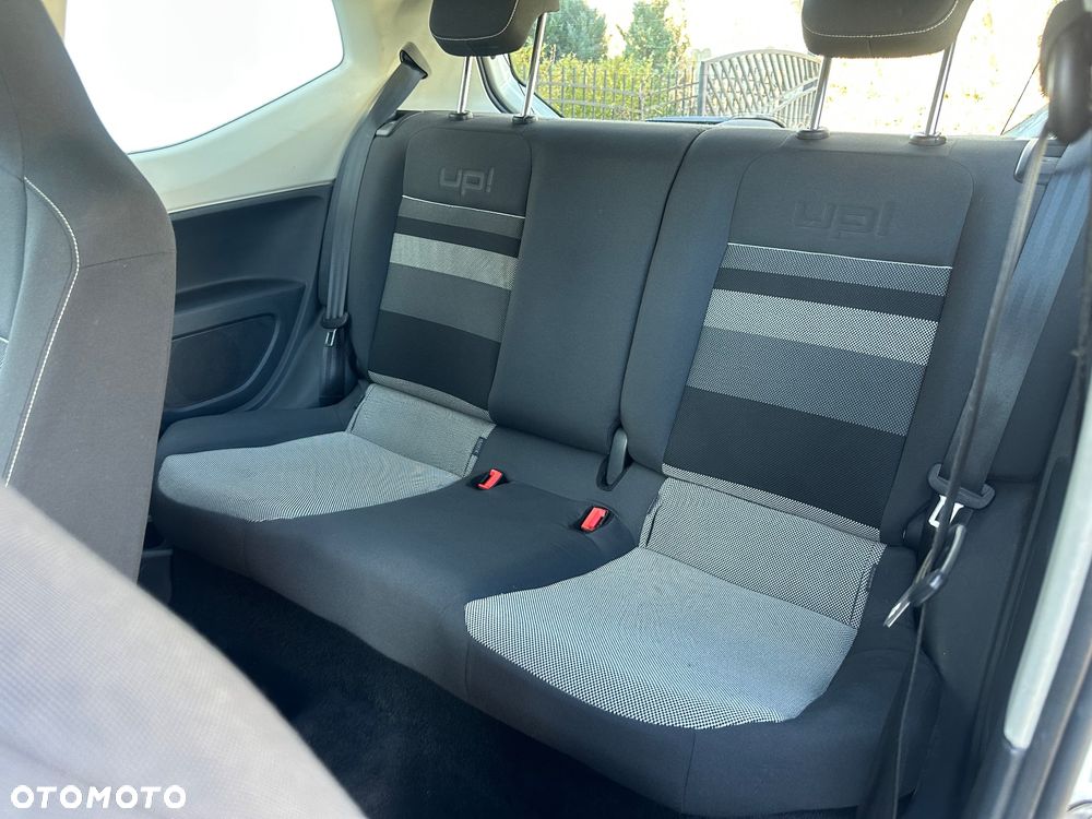 Volkswagen up! BlueMotion Technology street - 9