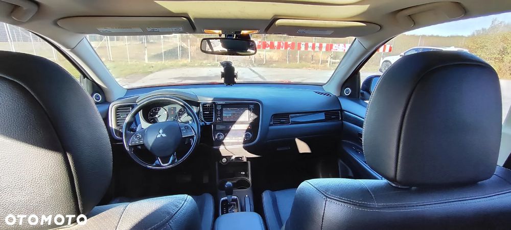 Mitsubishi Outlander - 9