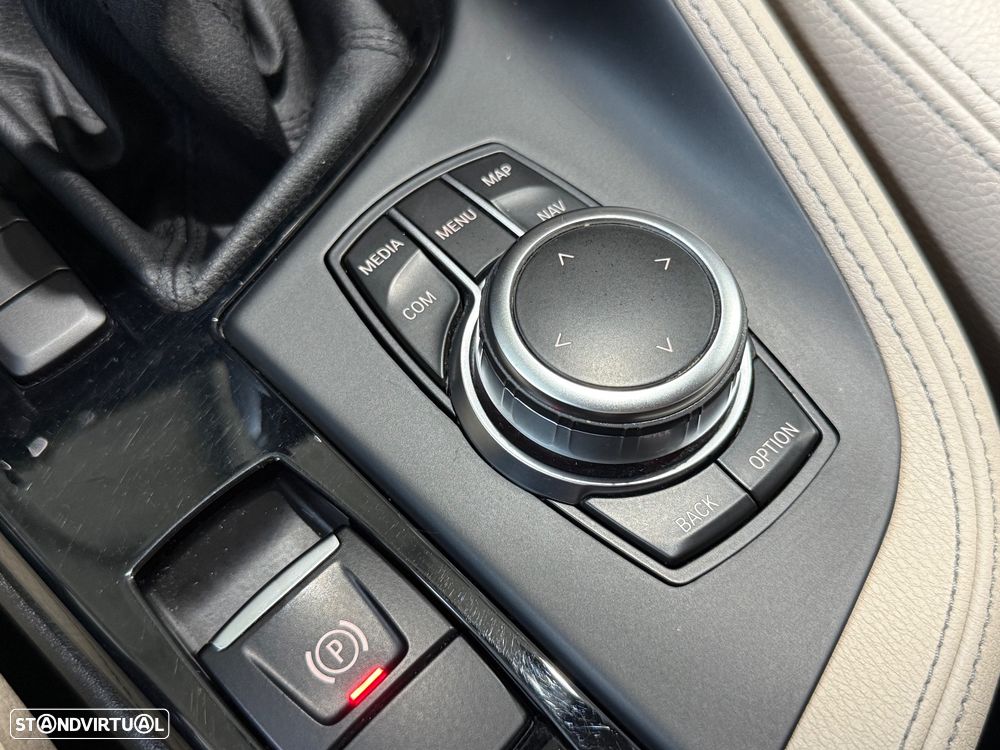 BMW X1 16 d sDrive Line xLine - 23
