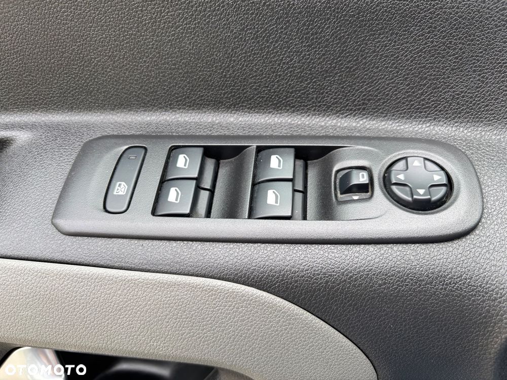 Peugeot Rifter 1.5 BlueHDI Active Pack S&S - 17