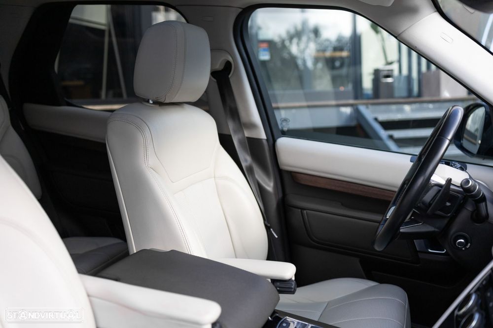 Land Rover Discovery 3.0 TD6 HSE Auto - 33