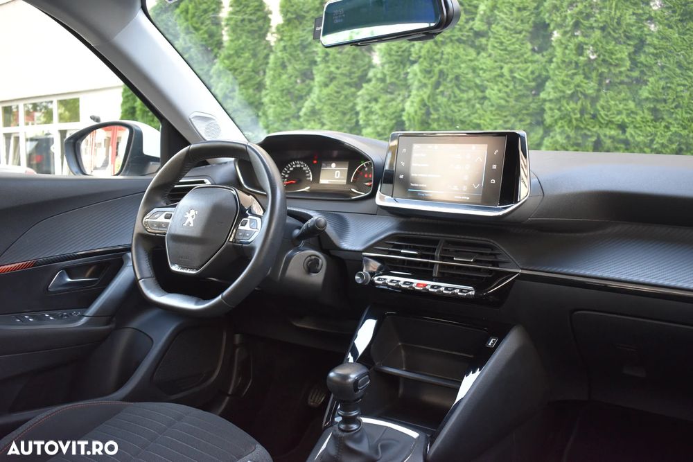 Peugeot 2008 - 11