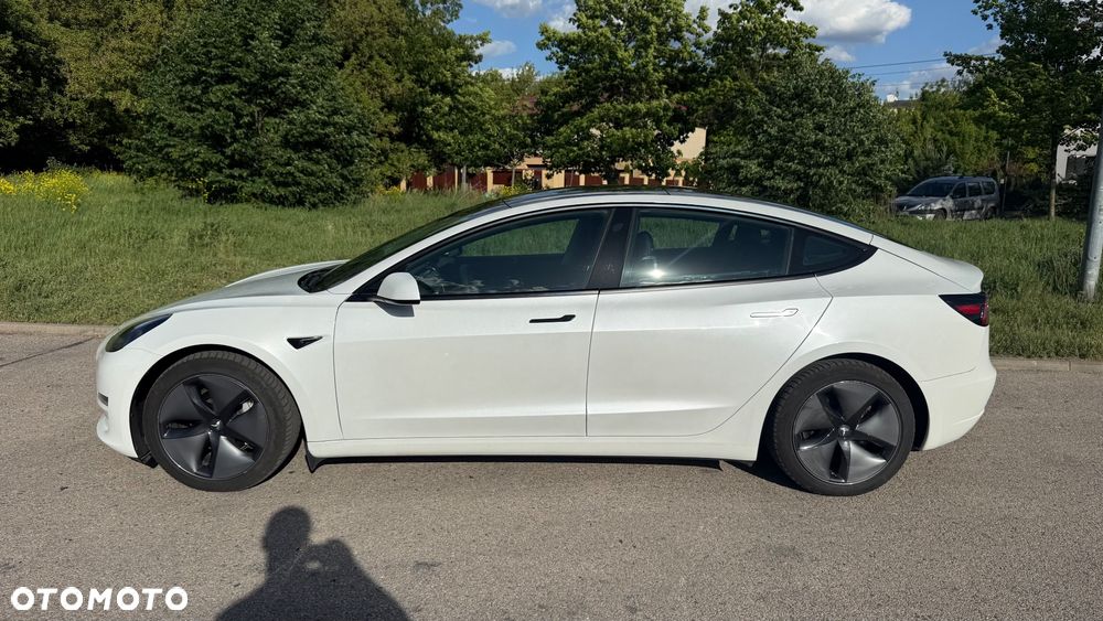Tesla Model 3 - 37