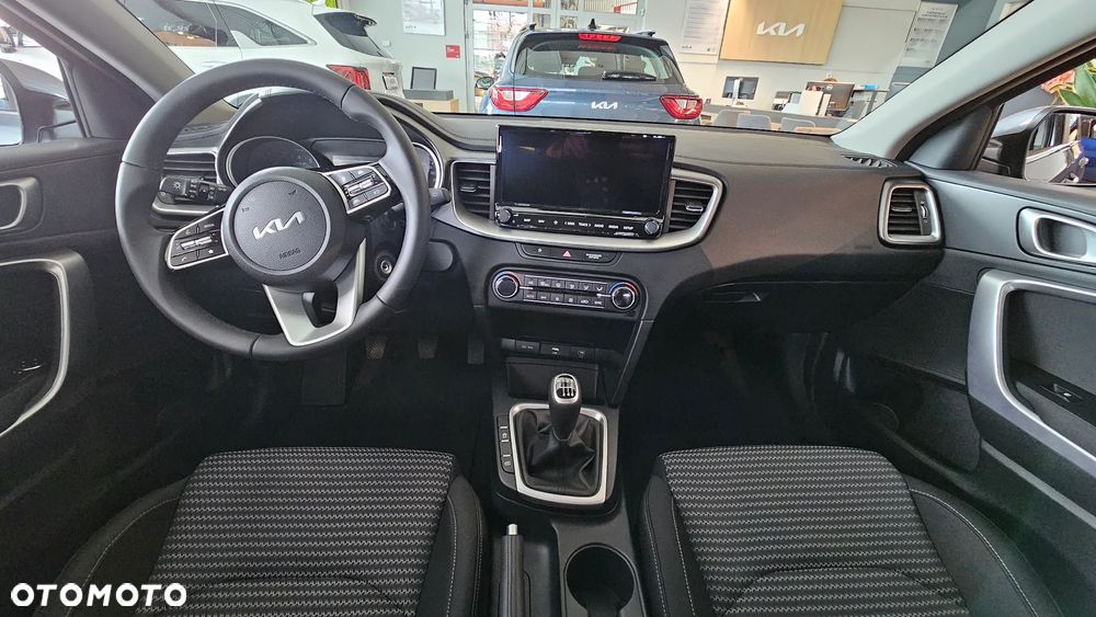 Kia Ceed 1.5 T-GDI M - 6