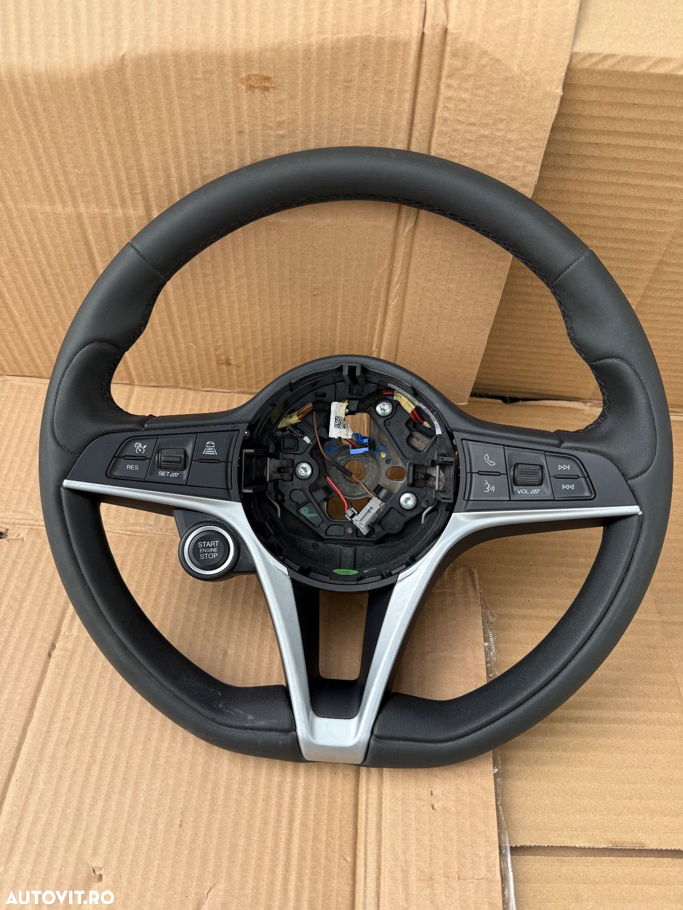 Volan piele cu incalzire si comenzi ALFA ROMEO GIULIA sau STELVIO an 2016-2023 - 1