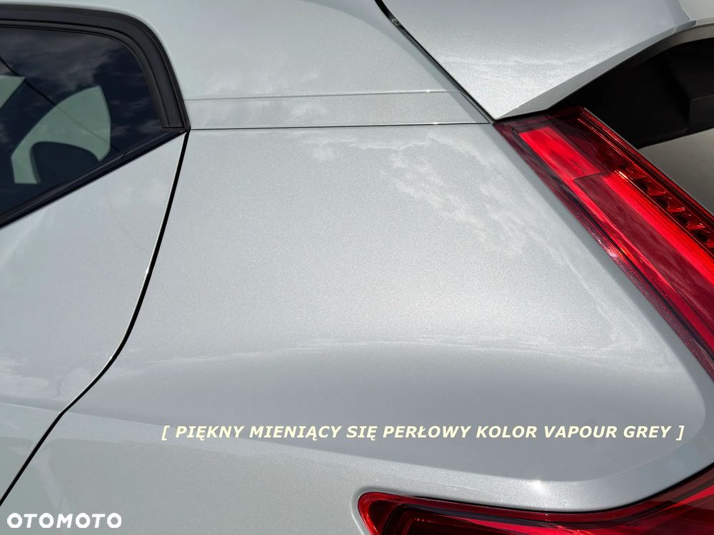 Volvo XC 40 B3 B DKG Ultra Black Edition - 36