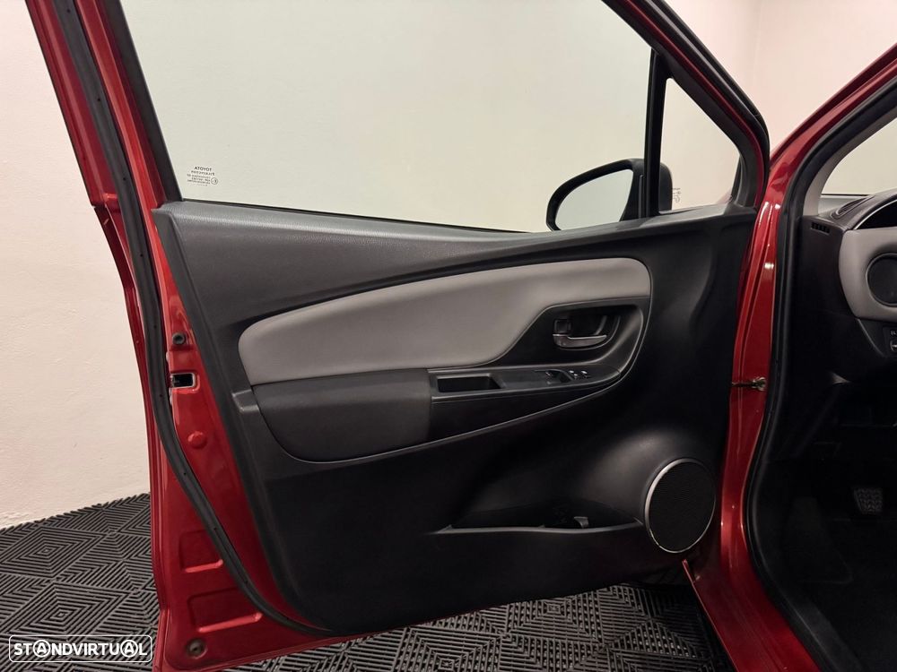 Toyota Yaris 1.0 VVT-i Comfort +PS Style +P.Techno - 38