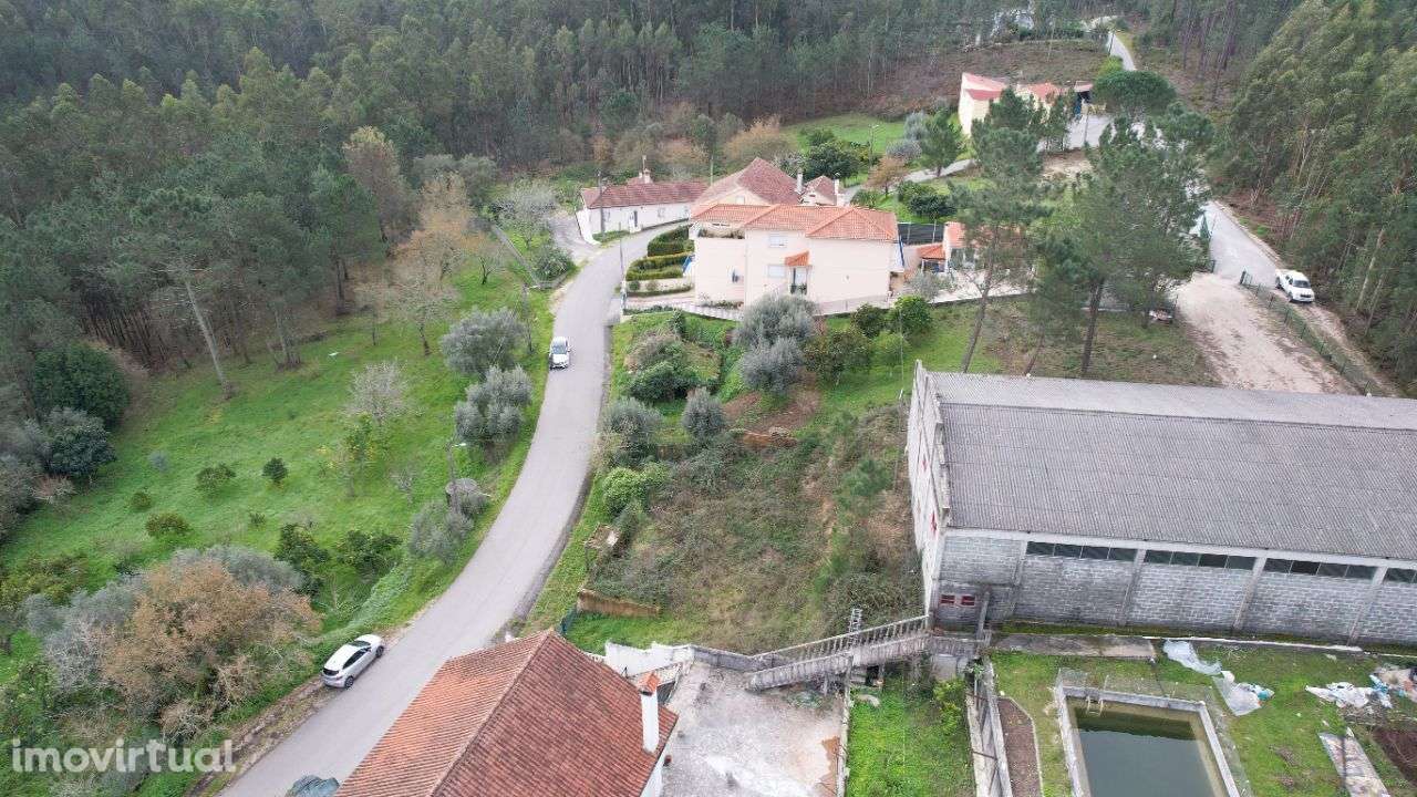 Moradia de 55m2 inserida num terreno de 450m2 - Grande imagem: 4/14