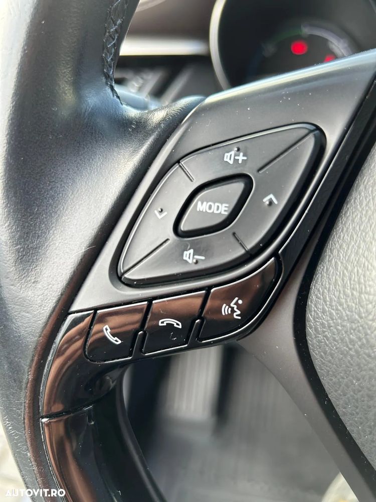 Toyota C-HR Hybrid Style - 21