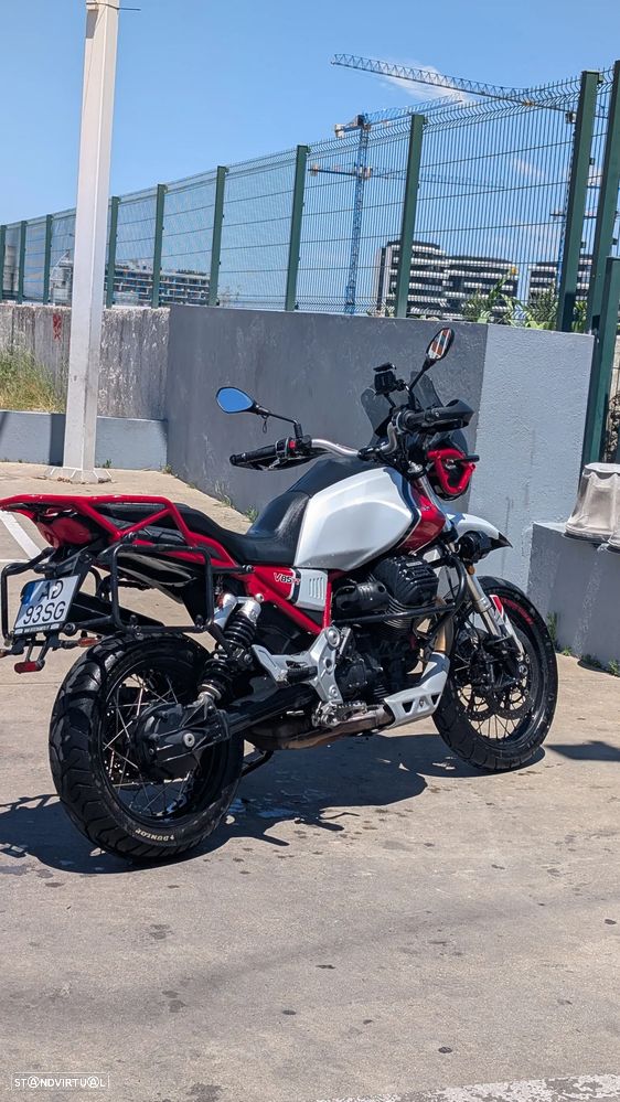 Moto Guzzi V85 TT - 12