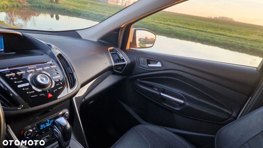 Ford Kuga 2.0 TDCi 4x4 Titanium - 32