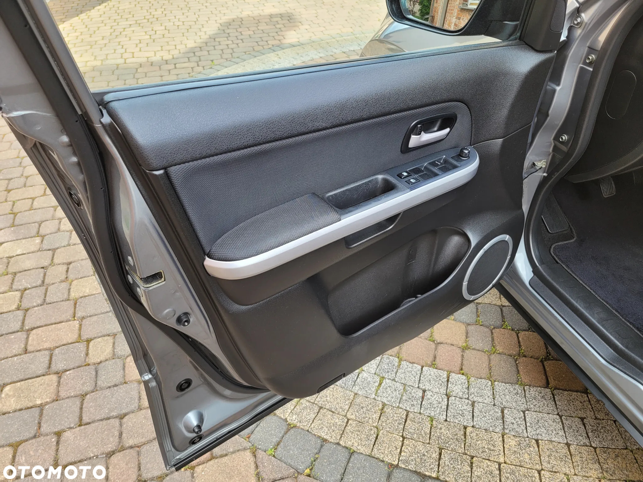 Suzuki Grand Vitara 2.0 Comfort + - 25