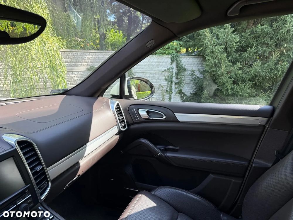 Porsche Cayenne - 9