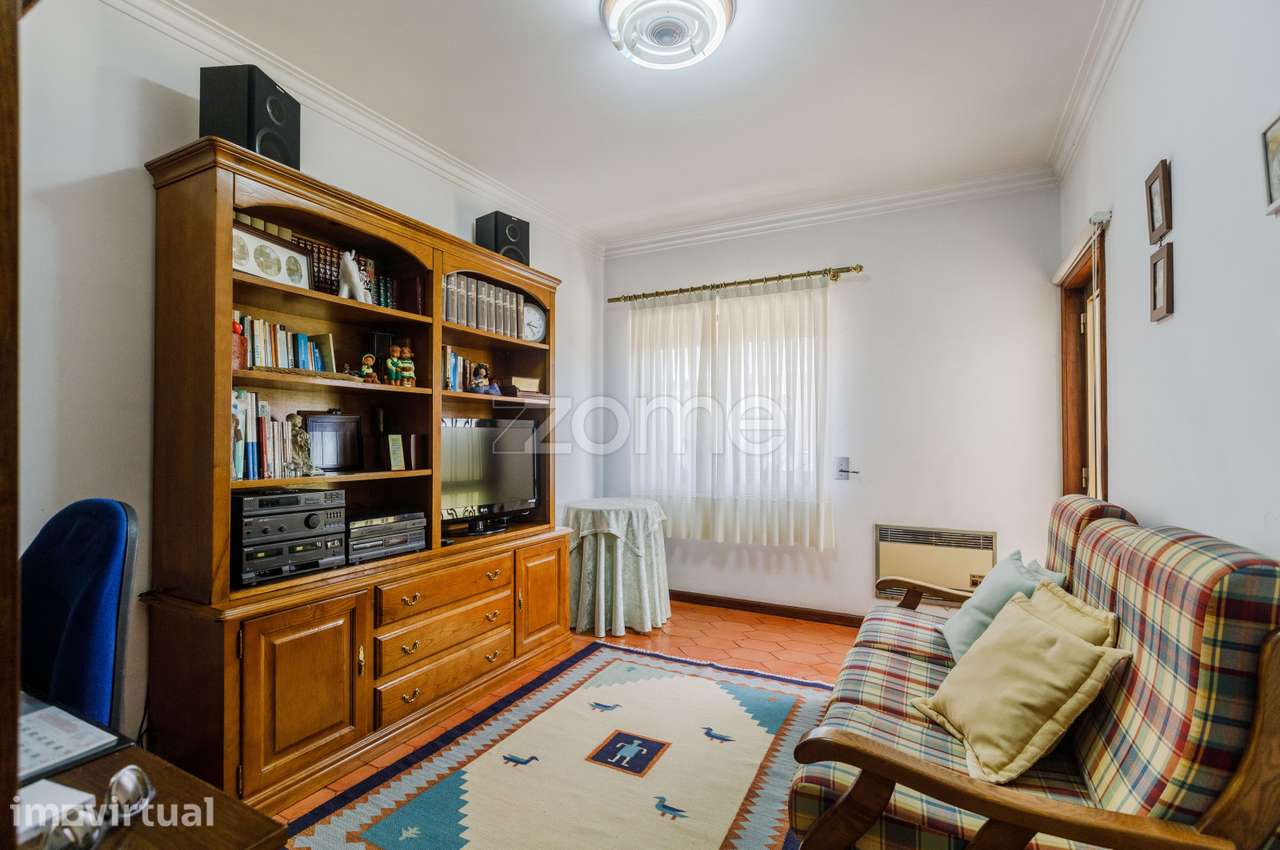 Moradia em Ruivães - Grande imagem: 4/36