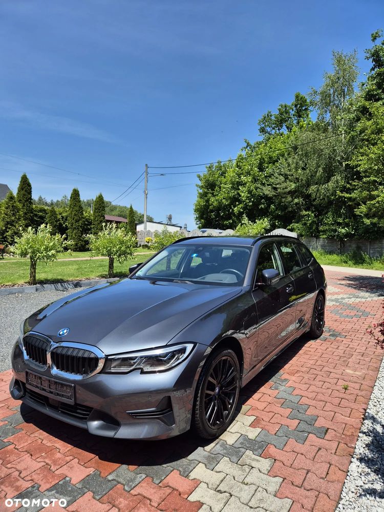 BMW Seria 3 330e xDrive Sport Line - 1