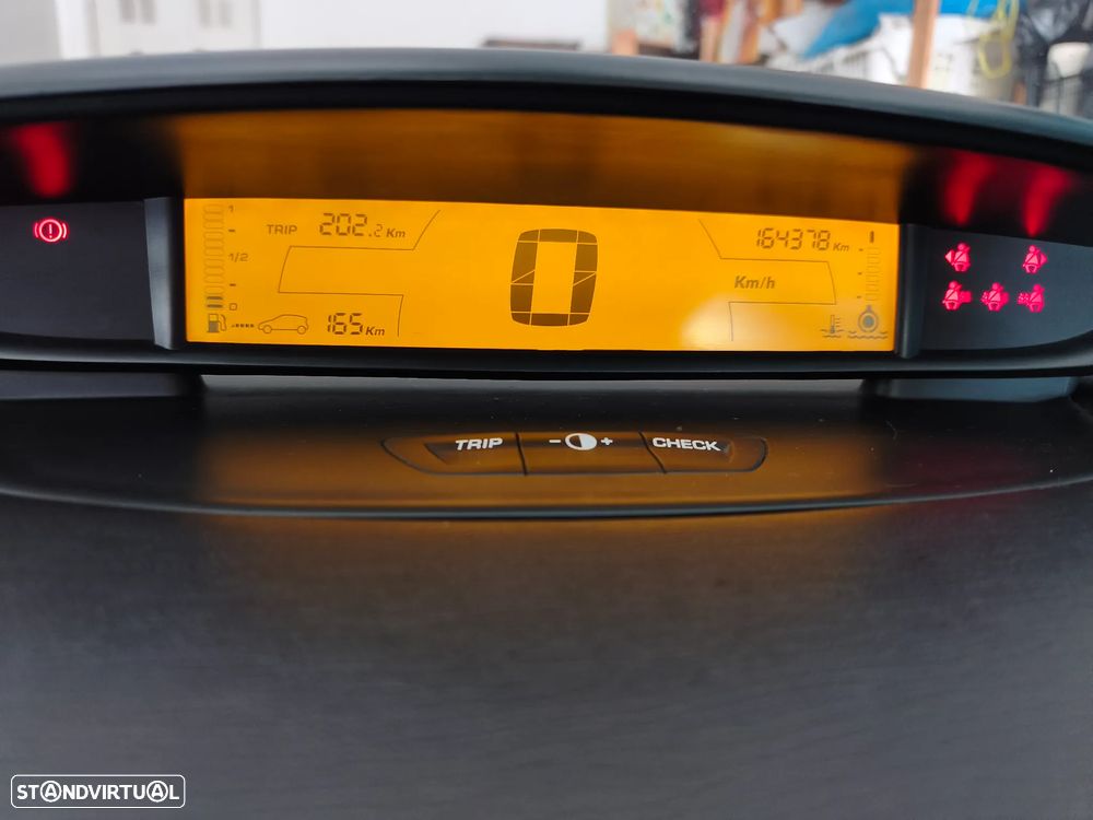 Citroën C4 1.4 16V SX - 7
