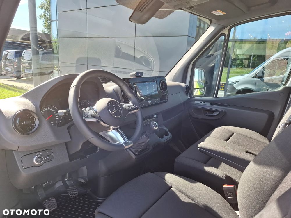 Mercedes-Benz Sprinter 317 CDI Furgon PRO długi 4325 mm L3H2 - 17