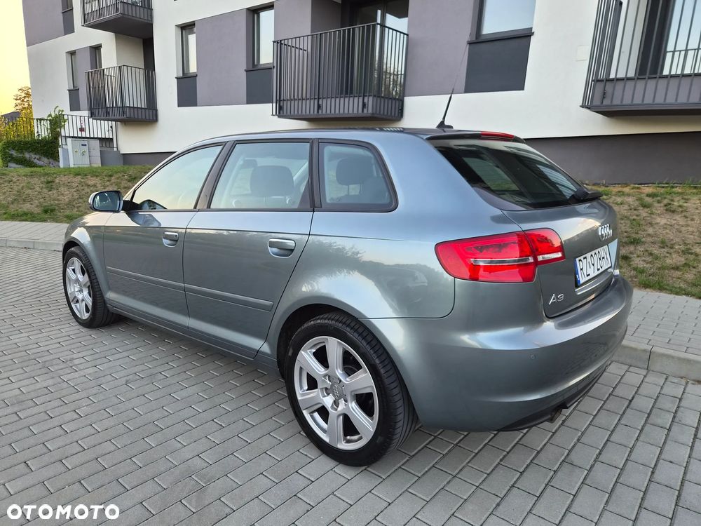 Audi A3 Sportback - 16