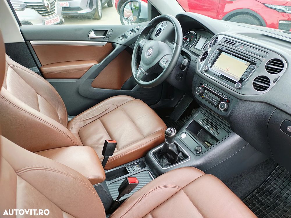 Volkswagen Tiguan 2.0 TDI DPF BlueMotion Technology Exclusive - 6