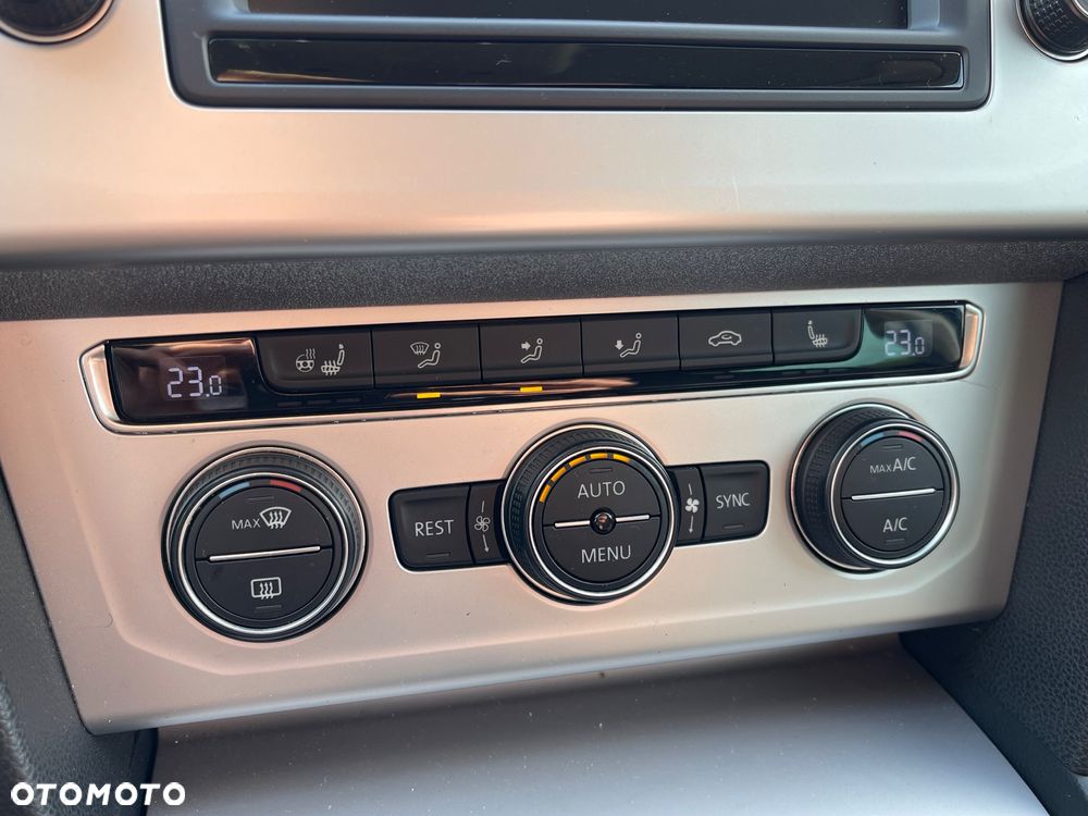 Volkswagen Passat 2.0 TDI Business DSG - 24
