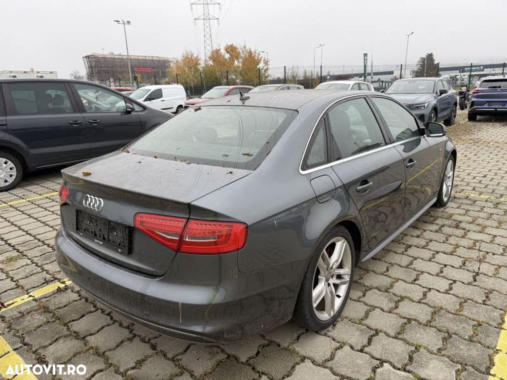 Audi A4 Avant 2.0 TDI DPF quattro S tronic S line Sportpaket - 4