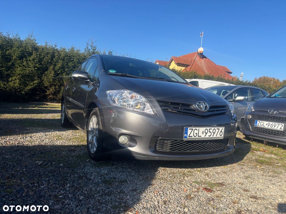 Toyota Auris 1.33 Dual-VVT-i Comfort - 1