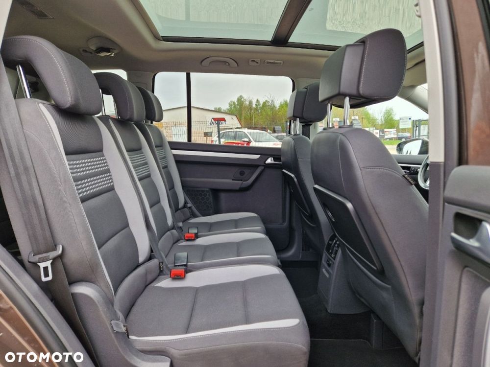 Volkswagen Touran 2.0 TDI DPF DSG Life - 19