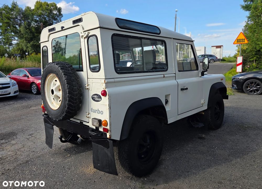 Land Rover Defender - 7