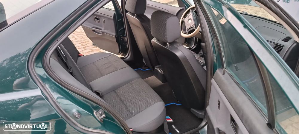 BMW 318 tds - 9
