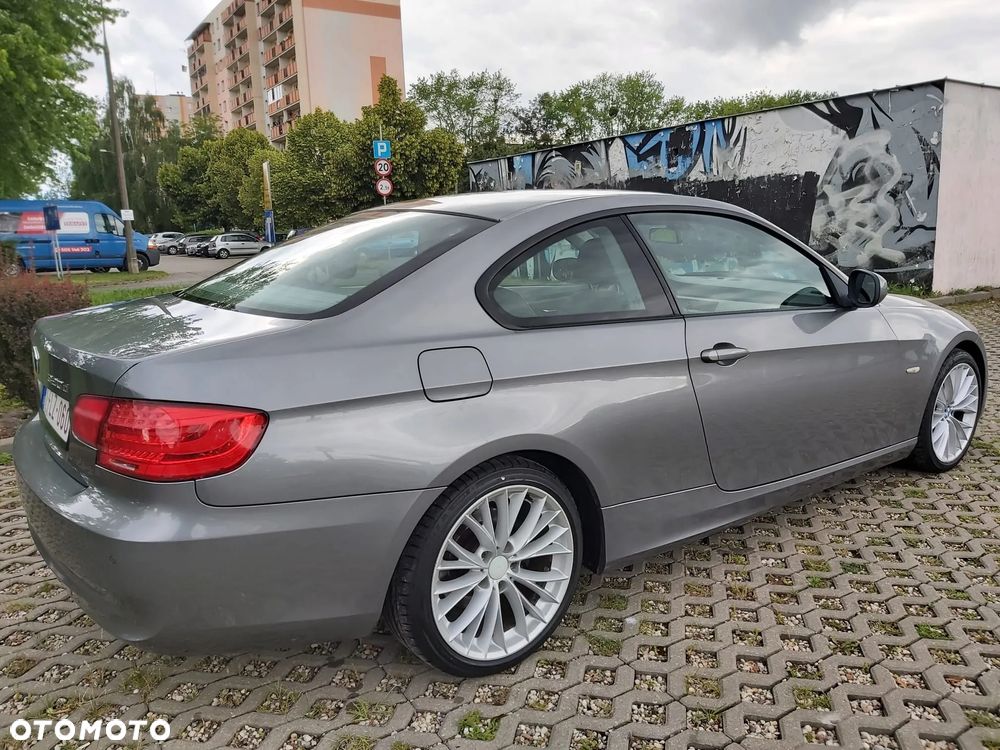BMW Seria 3 320d DPF Efficient Dynamics Edition - 5