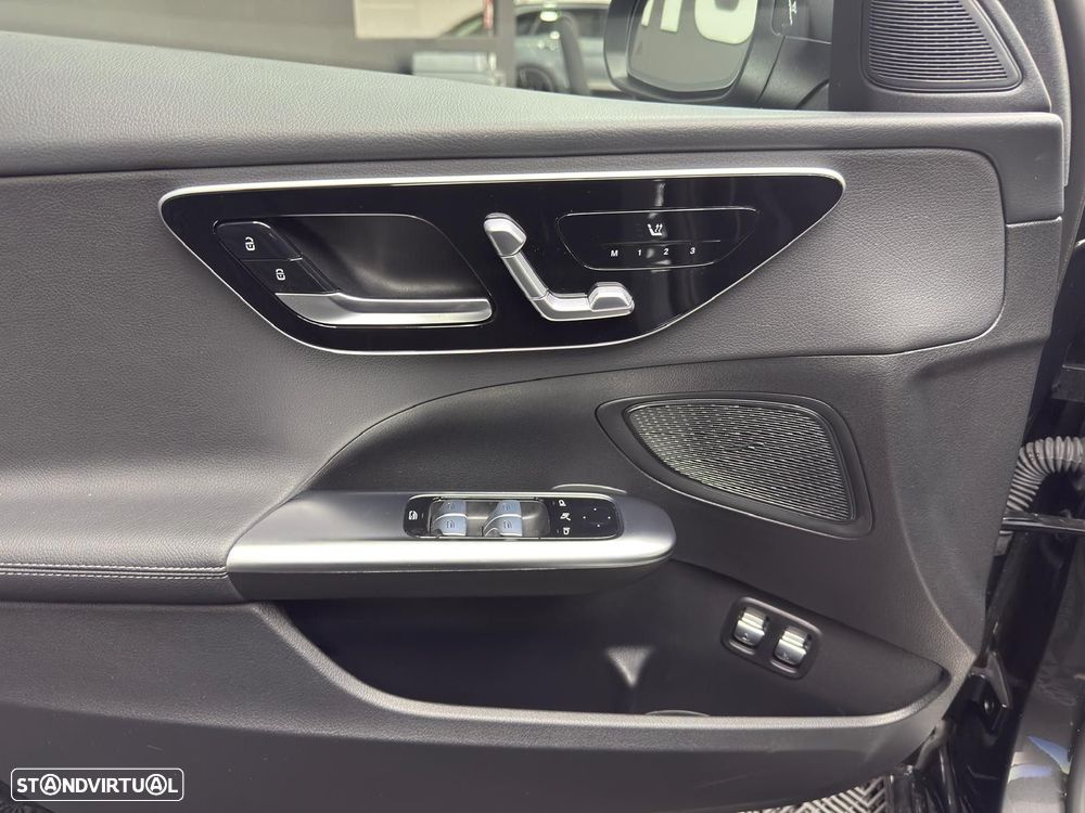 Mercedes-Benz C 300 e Avantgarde - 49