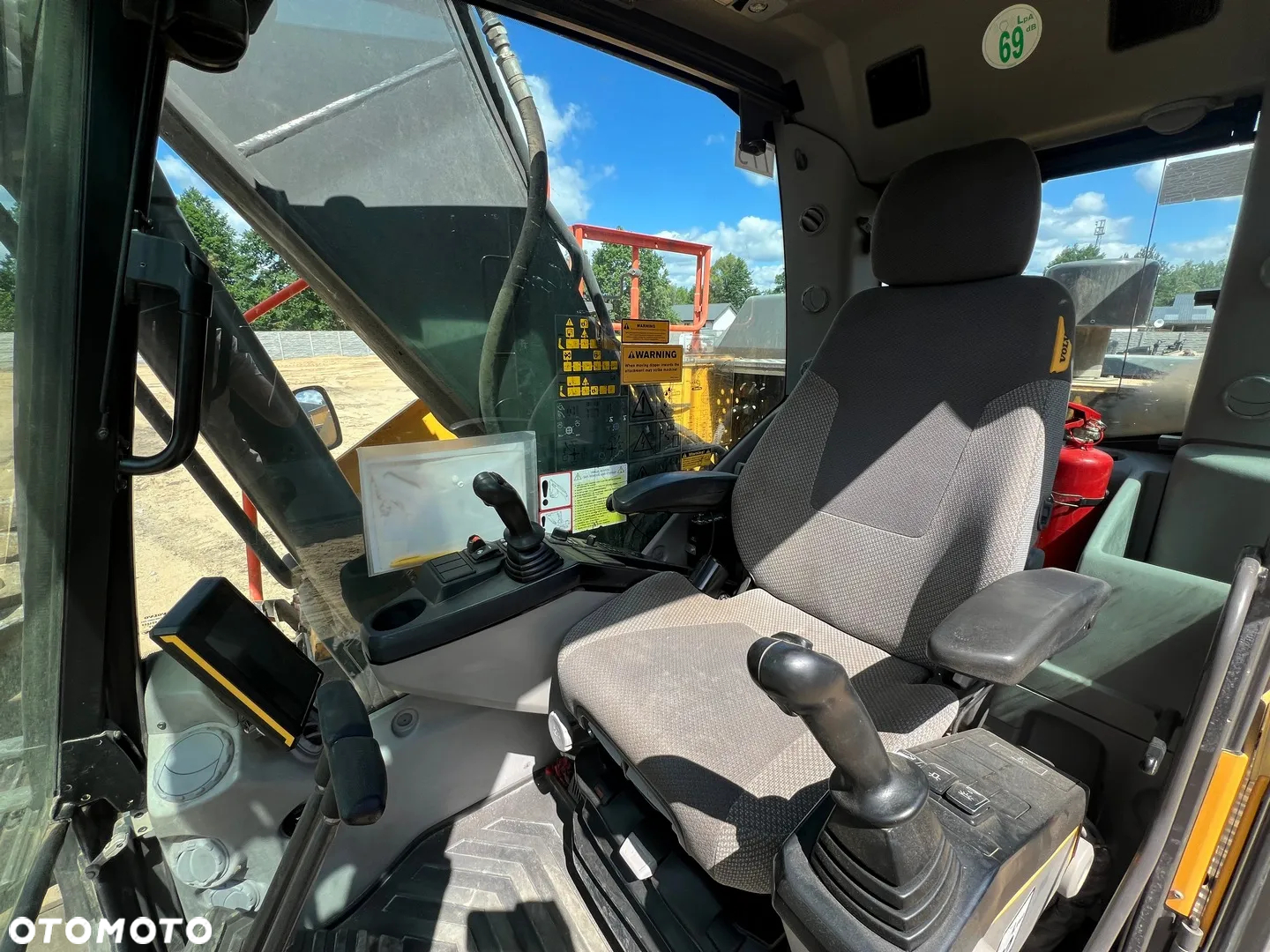 Volvo EC220 DL - 31