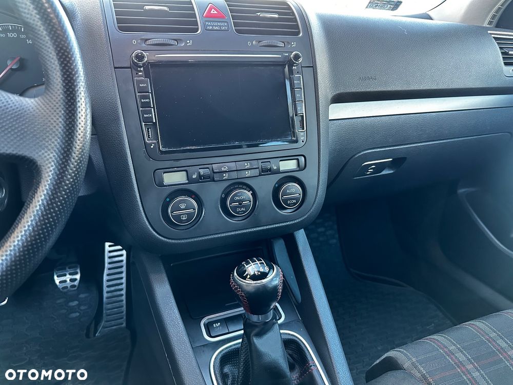 Volkswagen Golf - 13
