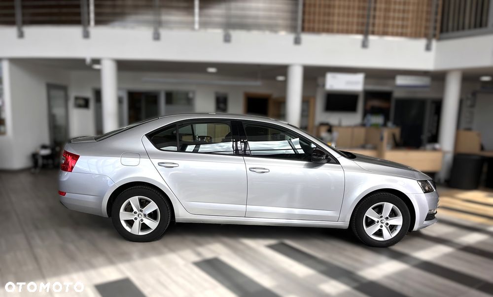Skoda Octavia 1.5 TSI ACT Style DSG - 6