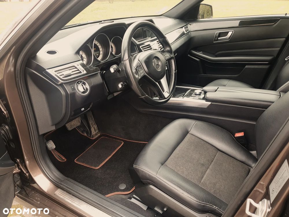 Mercedes-Benz Klasa E 220 CDI BlueEff Avantgarde - 23