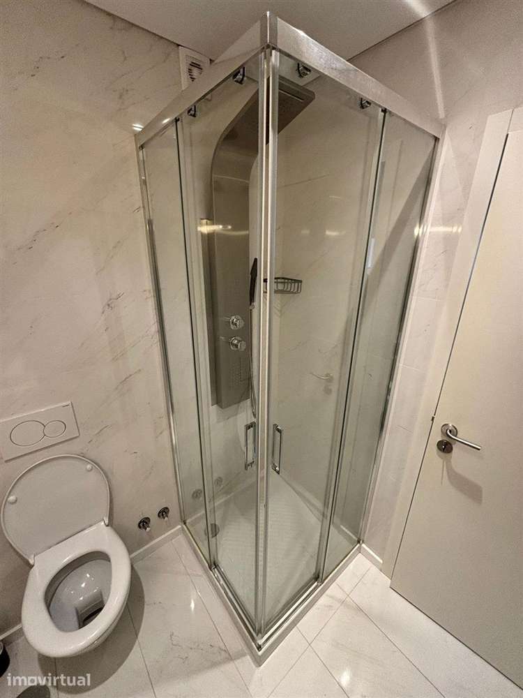Apartamento T2 Arrendamento em Cedofeita, Santo Ildefonso, Sé, Miragai - Grande imagem: 4/25