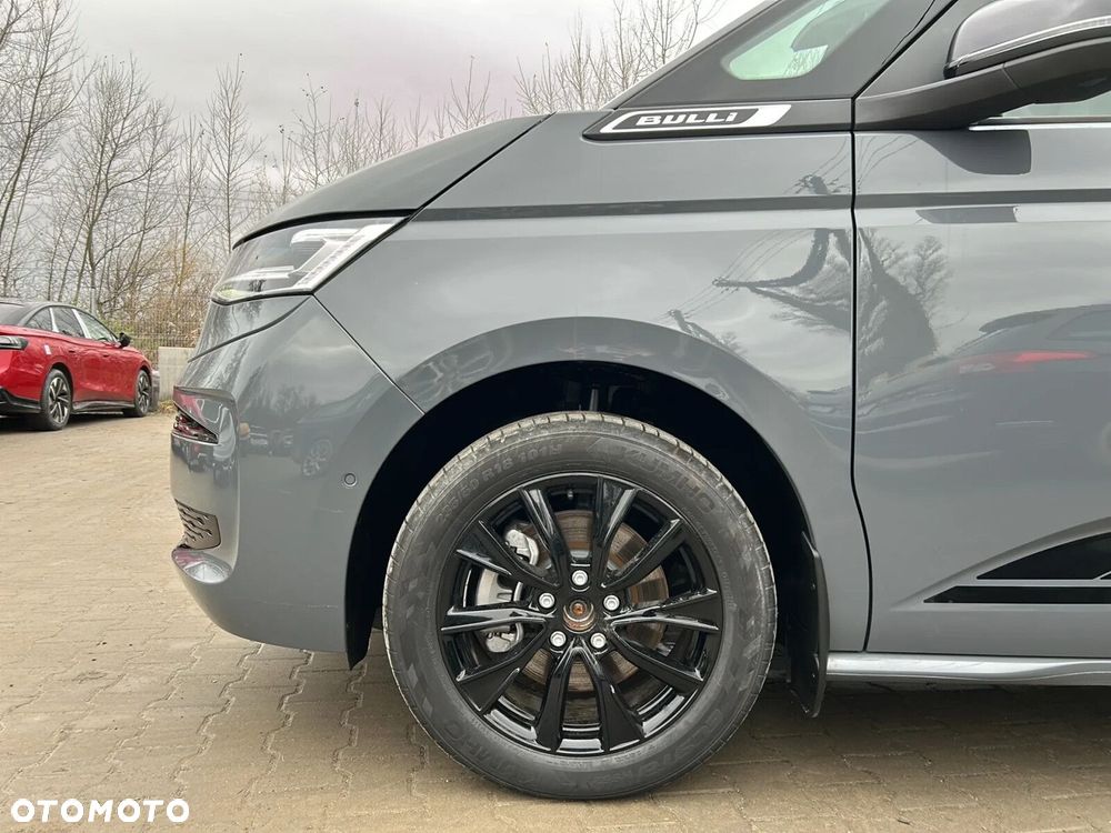 Volkswagen Multivan - 32