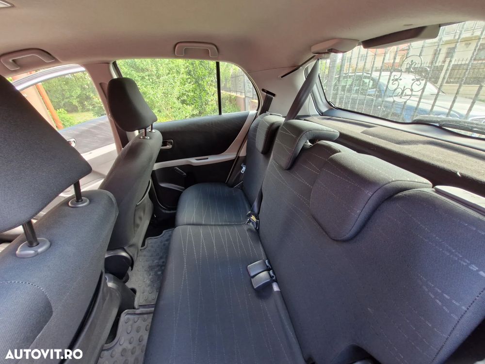Toyota Yaris 1.4 D-4D Sol - 8