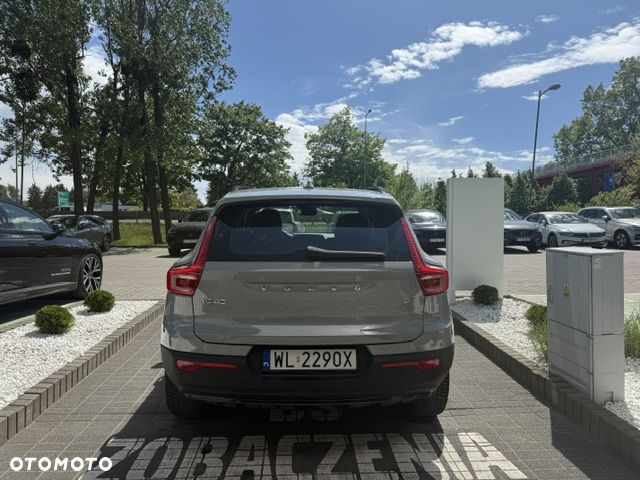 Volvo XC 40 B3 Plus Dark - 12