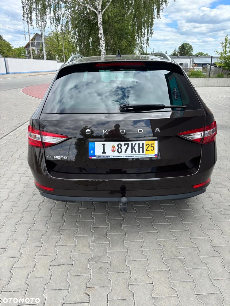 Skoda Superb 2.0 TDI DSG Premium Edition - 10