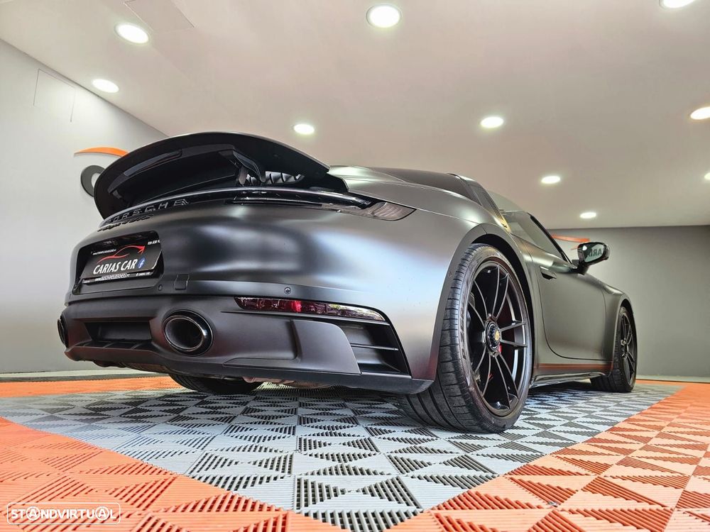 Porsche 911 Série F - 9