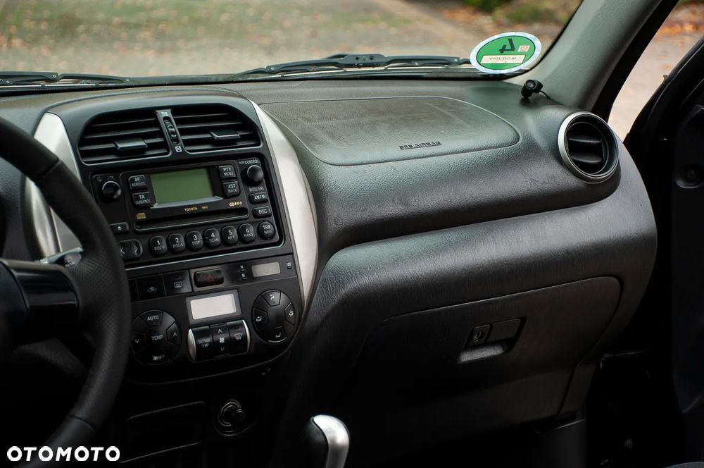 Toyota RAV4 2.0 VVT-i 4x4 - 14