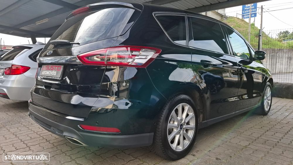 Ford S-Max - 17