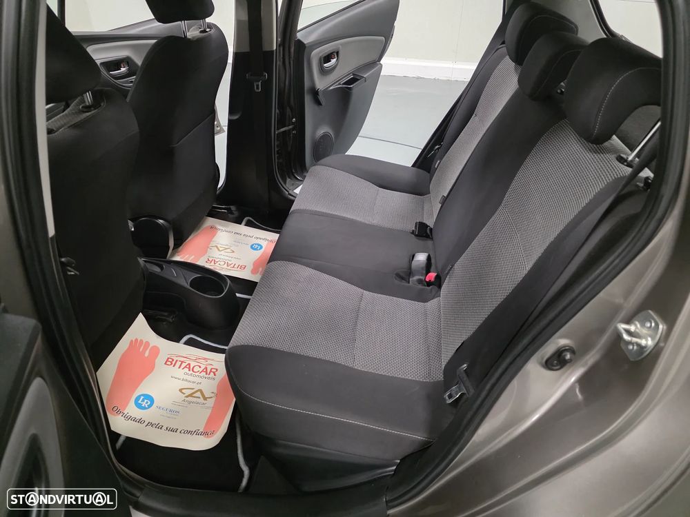 Toyota Yaris 1.5 HSD Comfort+P.Style - 30
