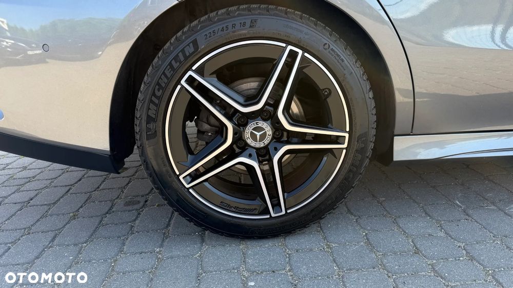 Mercedes-Benz CLA 200 AMG Line 7G-DCT - 13