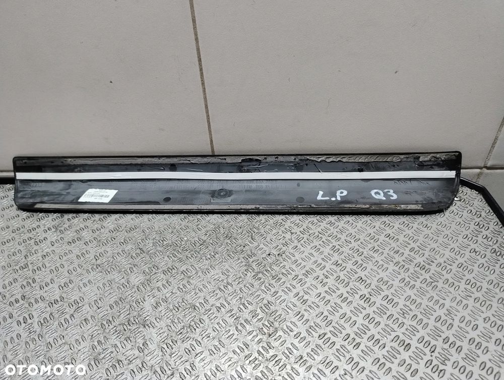 Listwa progowa S-Line lewy przód Audi Q3 R 2018 nr 8U0853373C - 2