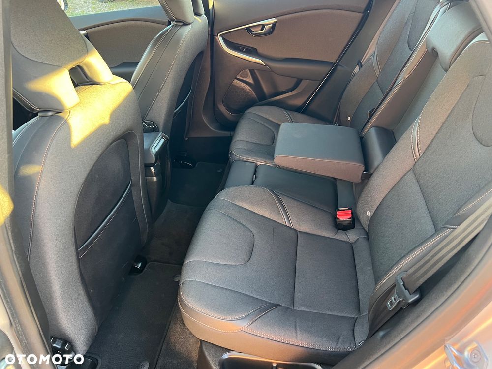 Volvo V40 Cross Country D2 Momentum - 6